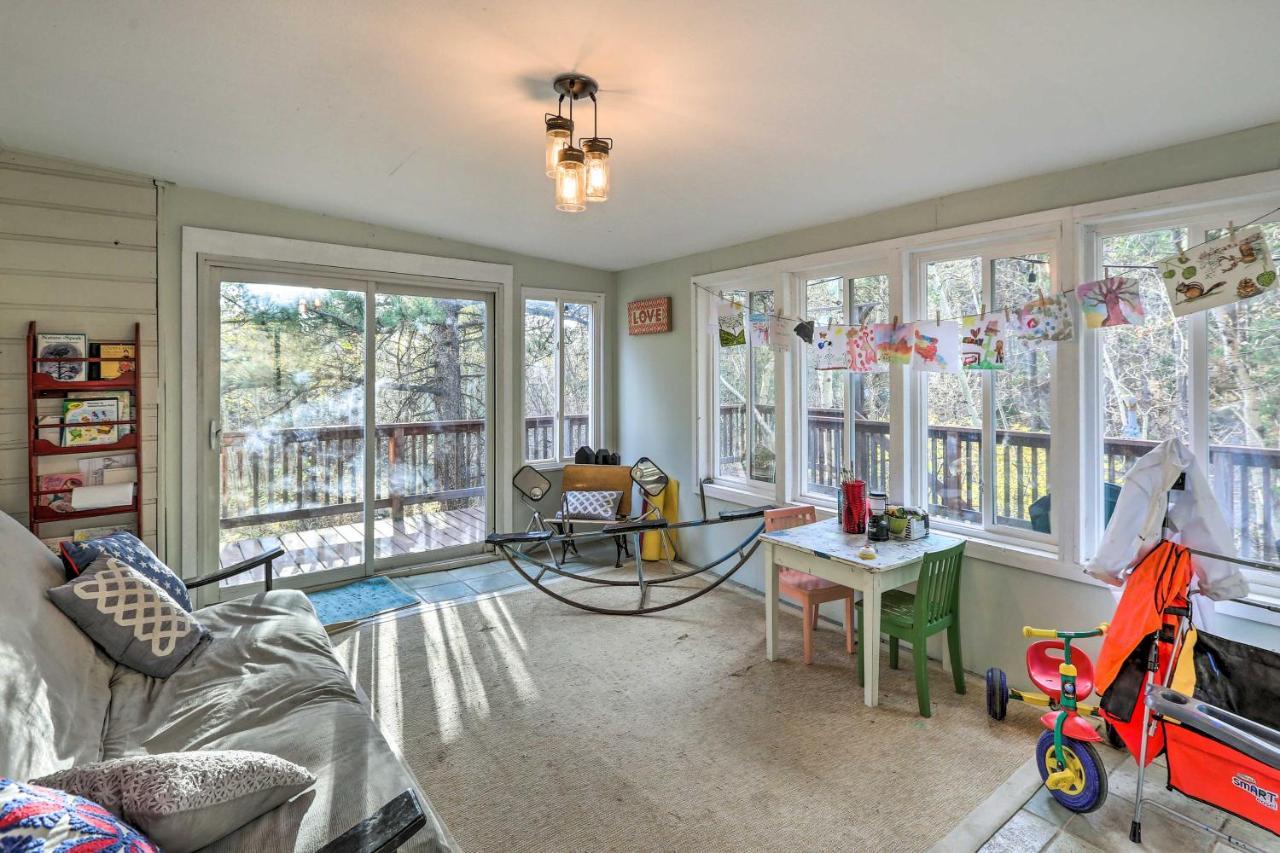 Stunning Golden Home With Deck About 35 Mi To Denver! Exterior foto