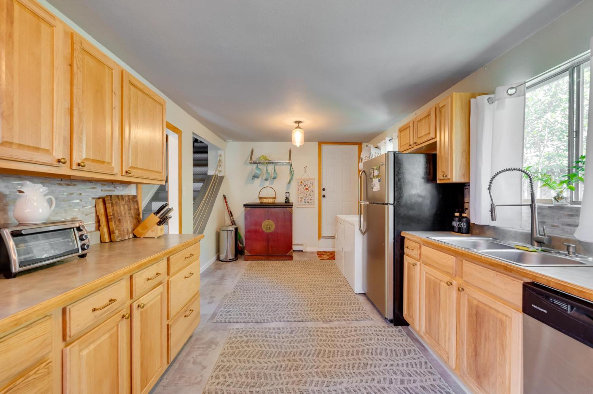 Stunning Golden Home With Deck About 35 Mi To Denver! Exterior foto